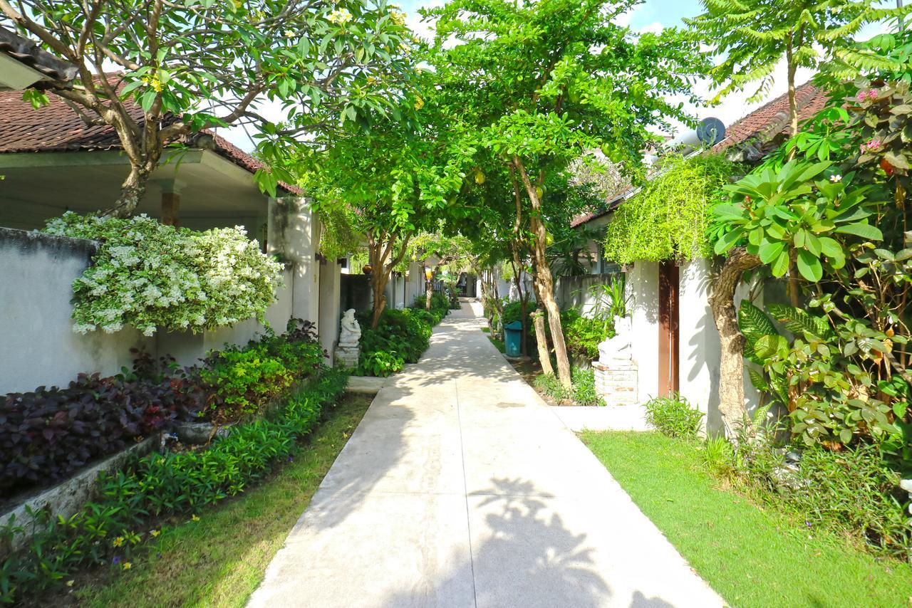 Aquarius Star Hotel Kuta  Exterior photo